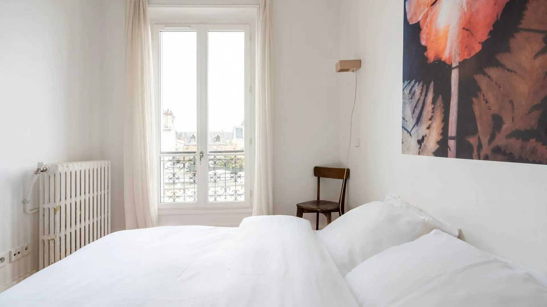 2 Bd Lovely Facing Canal St Martin Sleeps 6 Apartment Paris