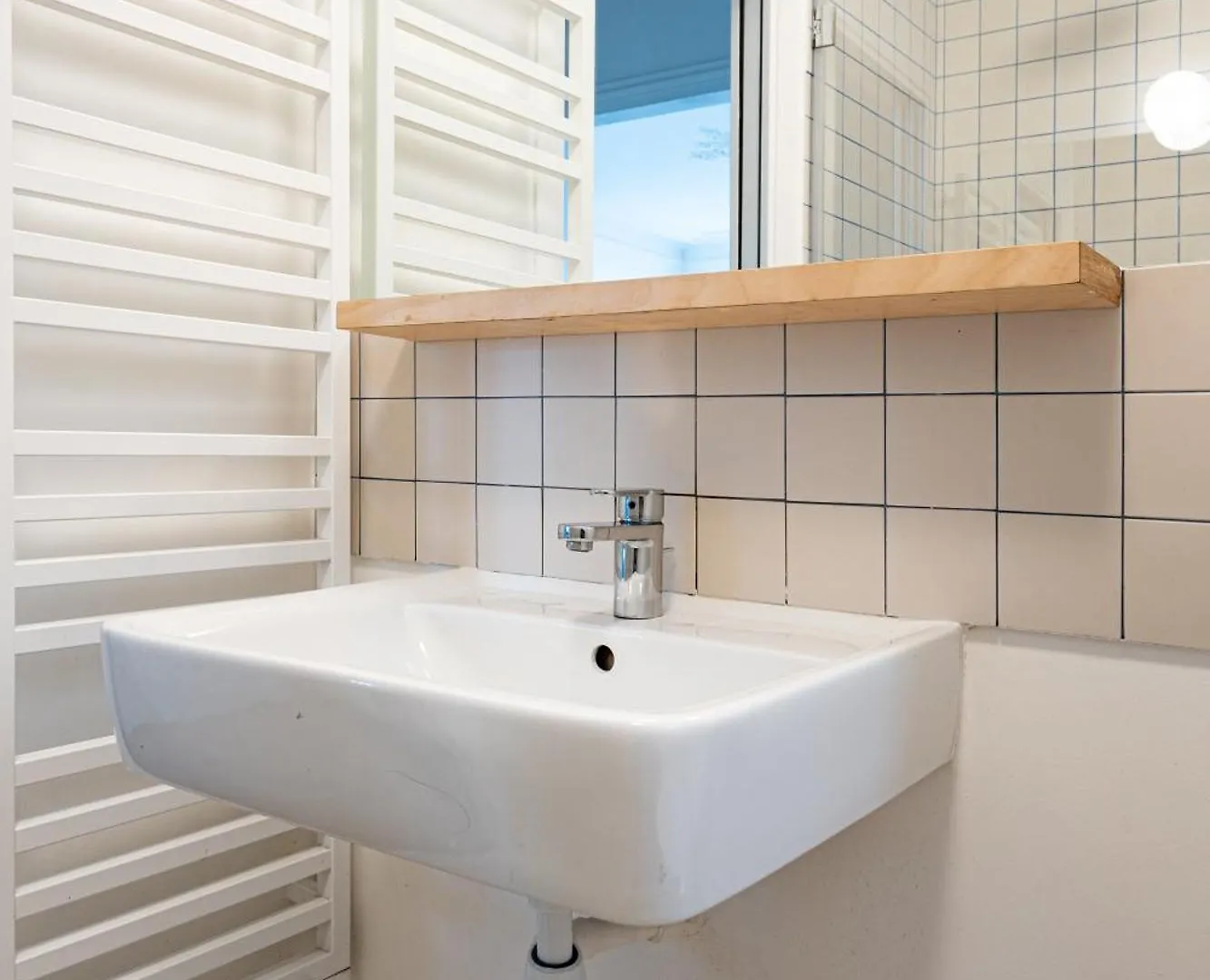 2 Bd Lovely Facing Canal St Martin Sleeps 6 Paris