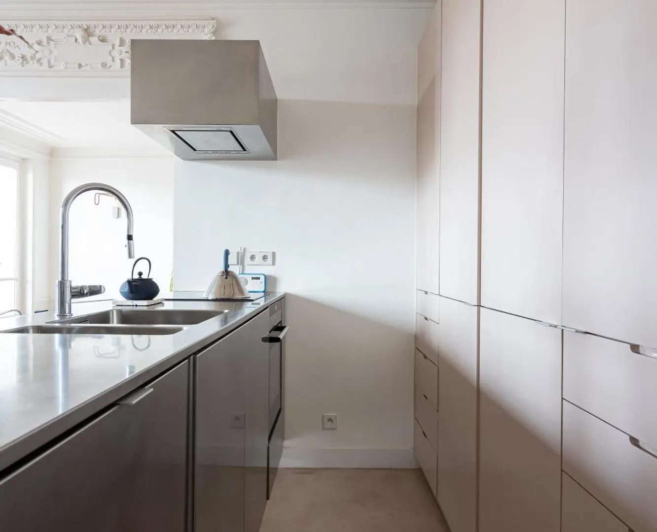 2 Bd Lovely Facing Canal St Martin Sleeps 6
