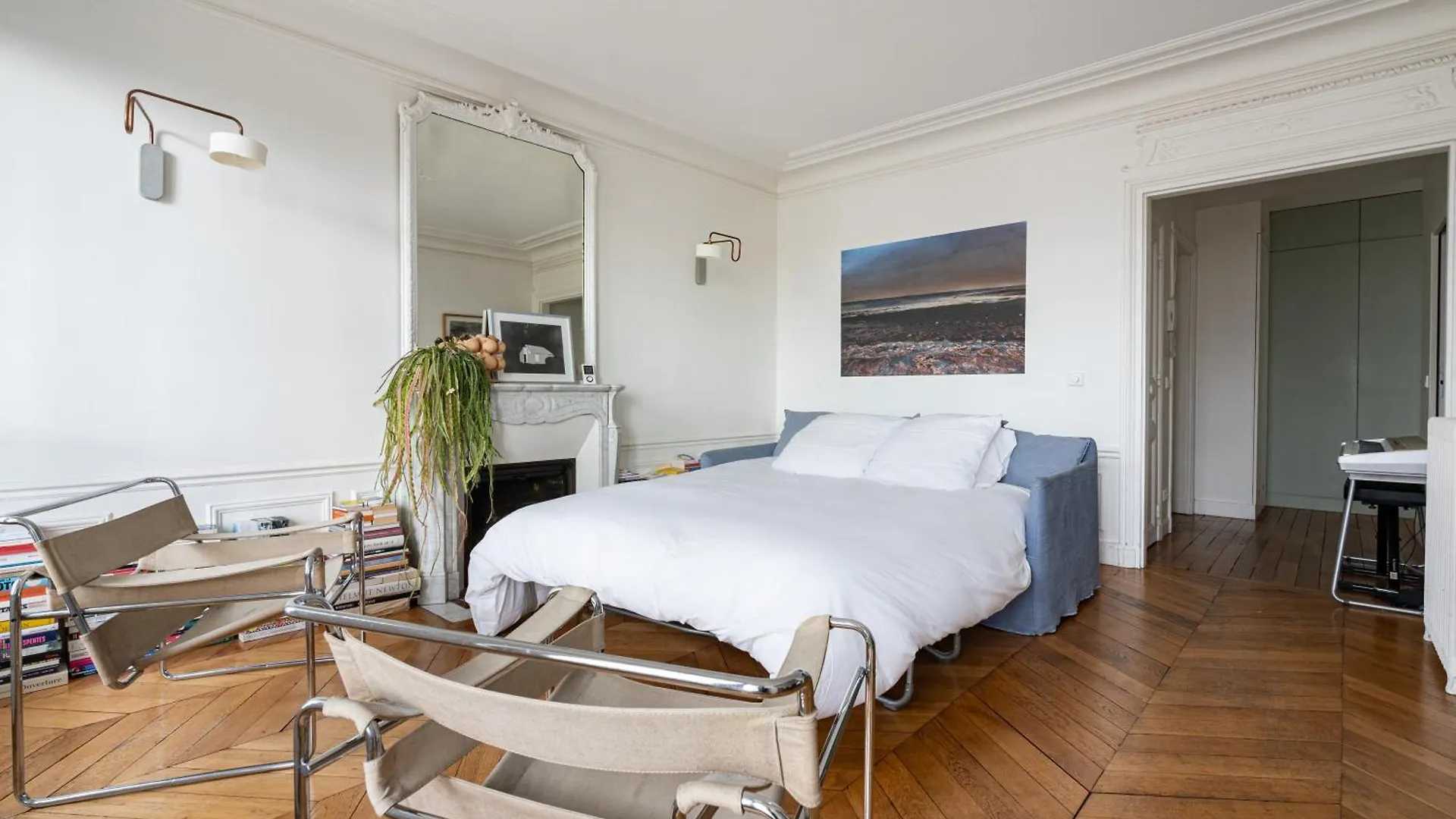 2 Bd Lovely Facing Canal St Martin Sleeps 6 * Paris